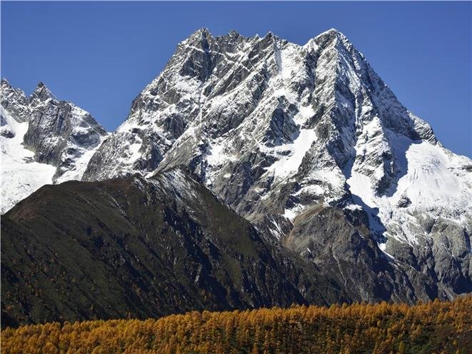 Der weiße Pferd Berg in Shangri-La Der weiße Pferd Berg in Shangri-La