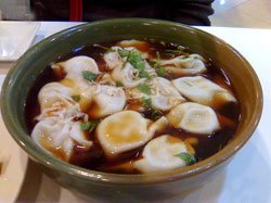 Dumplings in saurer Suppe