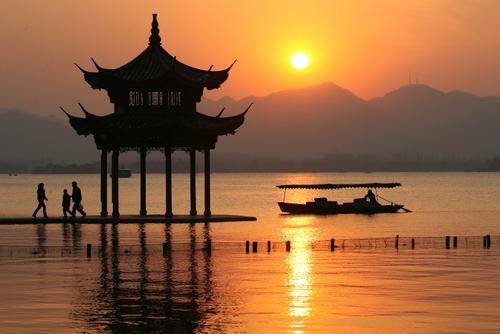 Hangzhou bei dem Sonnenuntergang