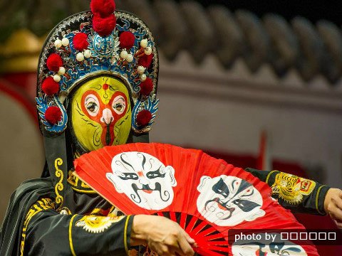 Maskenwechseln in der Sichuan-Oper