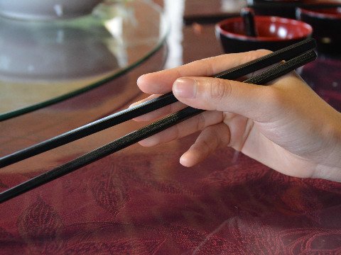 Warum essen Chinesen mit Stäbchen?