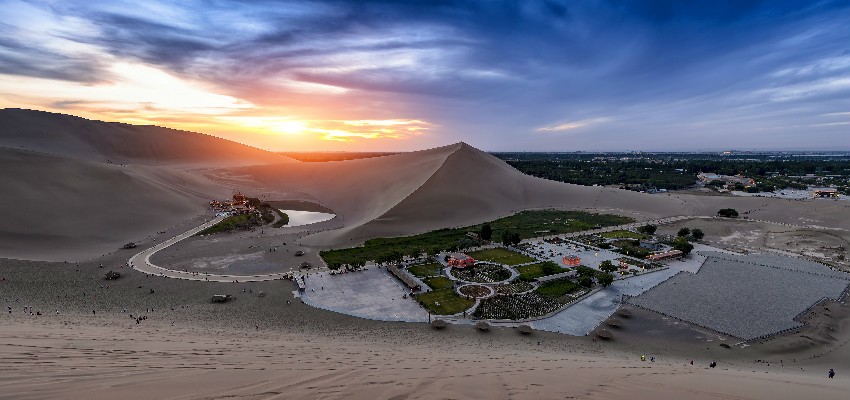 The-Singing-Sand-Mountains-and-Crescent-Spring-Dunhuang-2018-summer
