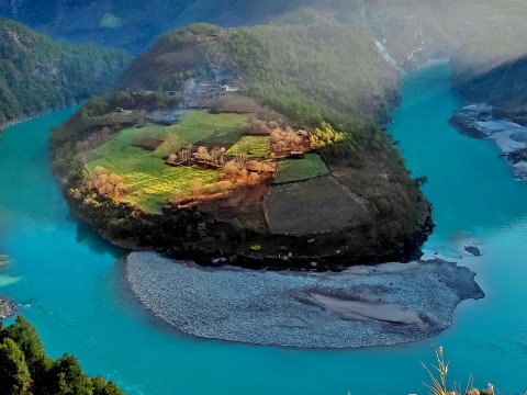 Drei parallel verlaufenden Flüsse von Yunnan Schutzgebieten in Lijiang