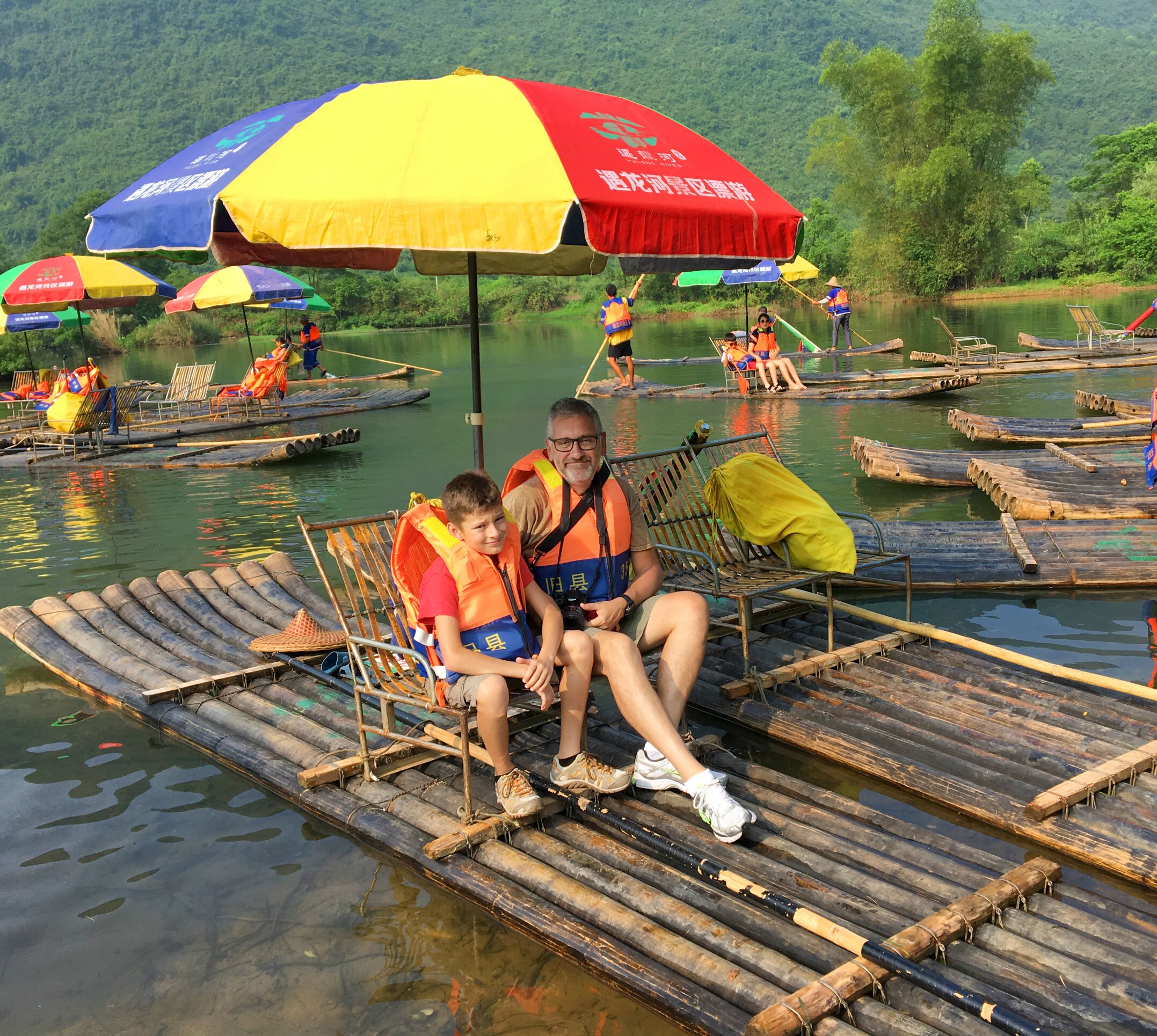 Flossfahrt auf Yulong Fluss